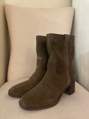 Steve Madden Romney Suede Pull On Booties